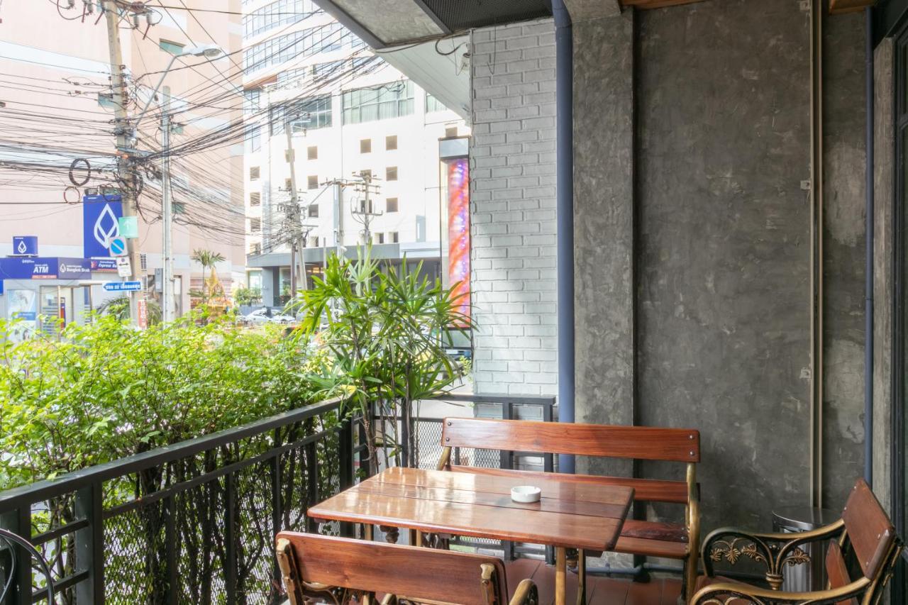 Zleepmotion Bangkok Hostel Exterior foto